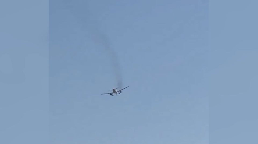 Un avión de American Airlines debió regresar de emergencia a Las Vegas tras echar chispas y humo en pleno vuelo.