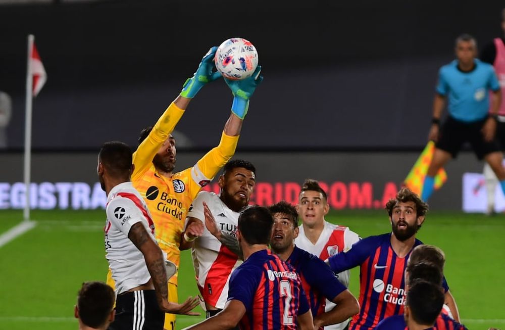 Telam, Ciudad de Buenos Aires: Escena del encuentro entre River Plate y San Lorenzo, en el clásico correspondiente a la 11ma. fecha de la zona 1 de la Copa de la Liga Profesional de Fútbol.Foto: Maximiliano Luna/cf/Telam