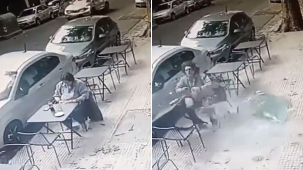 Impactante video: tomaba una gaseosa en la vereda y le cayó un vidrio en la cabeza.