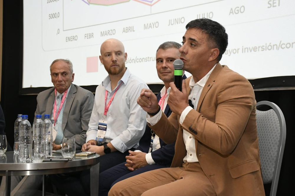 El intendente de Guaymallén, Marcos Calvente, expuso en el Foro de Inversiones y Negocios. 