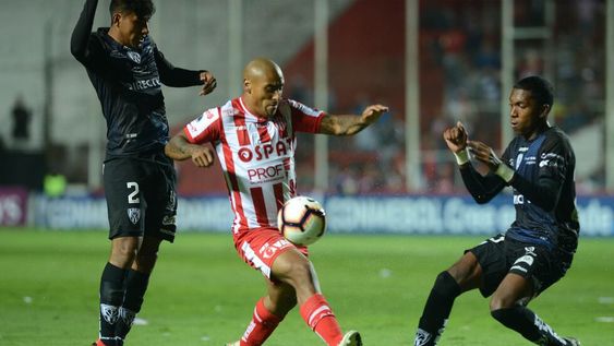 Copa Sudamericana: Unión erró dos penales, pero obtuvo un buen triunfo