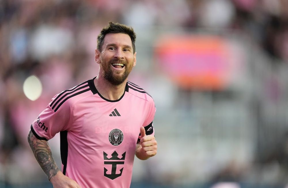 Lionel Messi festeja tras anotar un gol para el Inter Miami ante Orlando City en el partido de la MLS, el sábado 2 de marzo de 2024, ante Orlando City. (AP Foto/Rebecca Blackwell)