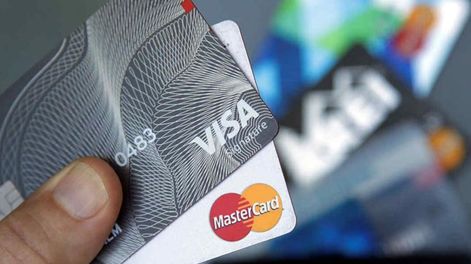 Topes en los intereses de las tarjetas de crédito. (La Voz / Archivo).