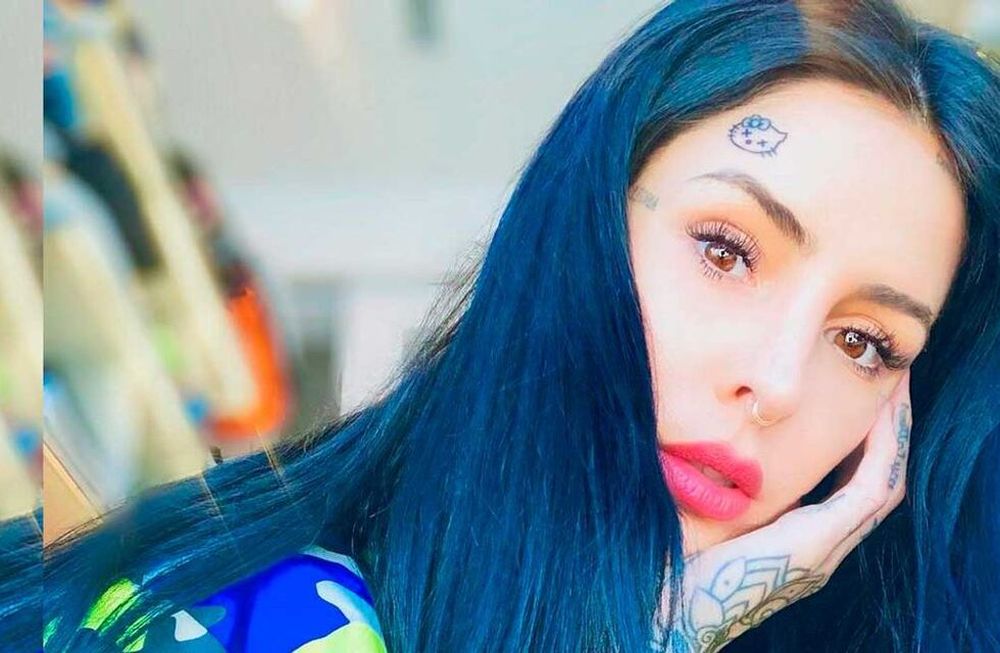 Cande Tinelli y su extraño top en forma de moño