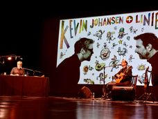 Kevin Johansen y Liniers brillaron en el Teatro Independencia con un show que fusionó música e ilustración en vivo. Kevin Johansen y Liniers brillaron en el Teatro Independencia con un show que fusionó música e ilustración en vivo.