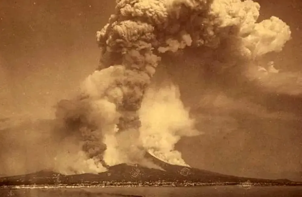 La explosión de agosto de 1883 provocó una onda expansiva que dio siete vueltas al mundo. En la capital argentina se sintieron resplandores hasta un 30 días más tarde. La población local -en Indonesia- creyó que era el fin del mundo.