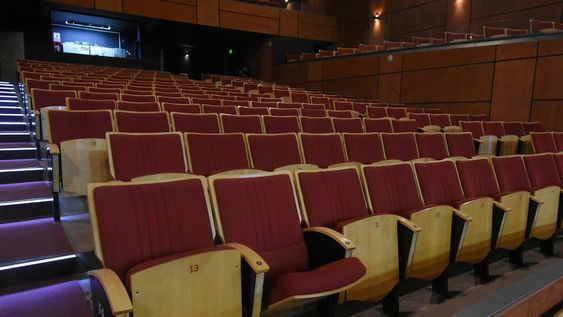 El Gobernador de Mendoza Rodolfo Suarez, anunció que volverán a trabajar los cines en la provincia de Mendoza. Foto: José Gutiérrez / Los Andes.