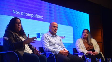 Ciclo Voces que Suman, con la presencia de Mariela Rossi, Nicolás Heredia y Verónica Pittolo, en el Auditorio de La Voz.  (Nicolás Bravo / La Voz)