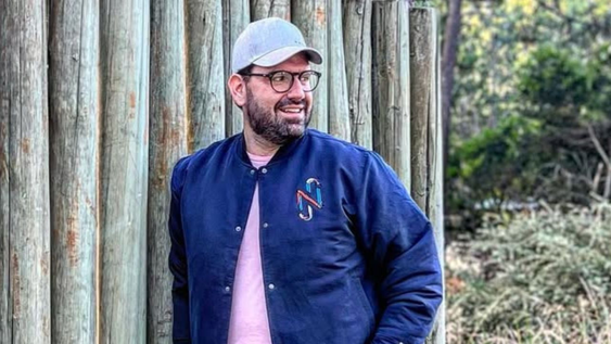 Así es la casa de Damian Betular, que trasmite toda su esencia.