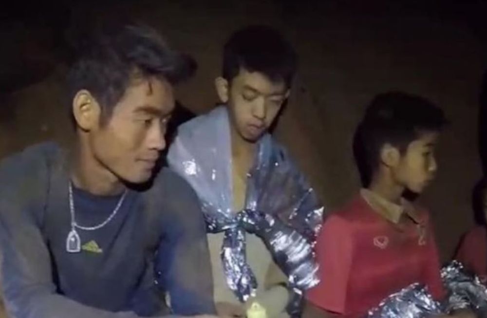 Los niños atrapados en la cueva de Tailandia enviaron cartas a sus familiares