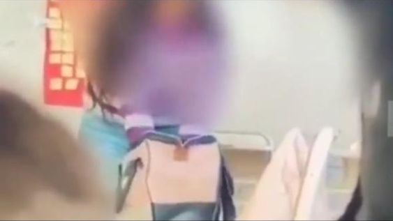 En la provincia de Entre Ríos unas alumnas colocaron una cámara oculta&nbsp; y descubrieron a su profesora robando de sus bolsos durante el recreo.&nbsp; &nbsp;