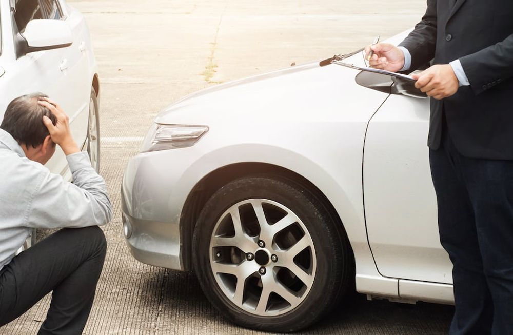 La reducción de la oferta de repuestos de autos, por las trabas a las importaciones, hace que se eleve su precio y también el de las pólizas de seguros.