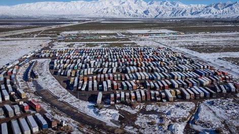 El cierre del paso internacional provoca pérdidas de entre US$ 1,5 y 2 millones por día al sector transportista. Foto: archivo Los Andes