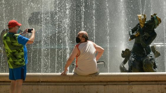 Las temperaturas máximas en toda la provincia oscilarán entre los 33° y los 37°. Mendoza es una de las 11 provincias en Alerta Violeta. Foto: Orlando Pelichotti / Los Andes