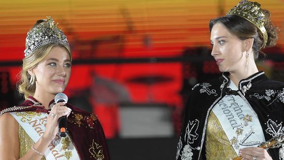 Agostina Saua es la nueva Reina Nacional de la Vendimia, quien representó a Ciudad de Mendoza, y como Virreina Nacional de la Vendimia fue coronada Rocío Neila, de San Carlos.Foto.: Marcelo Rolland / Los Andes