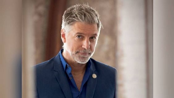 Horacio Cabak publicó varios tuits desde terapia intensiva para llevar tranquilidad sobre su cuadro