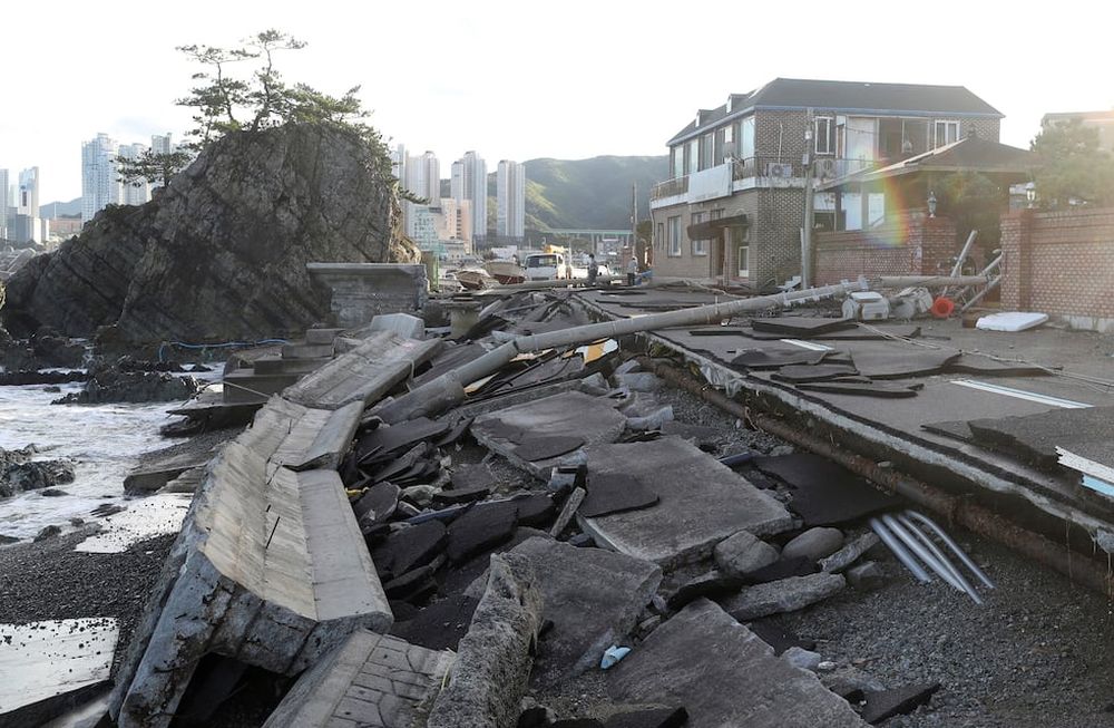 El tifón Maysak azotó Corea del Norte.