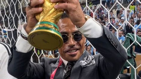 La FIFA abrió un expediente de investigación al chef turco Nusret Gokce, apodado Salt Bae, quien ingresó al campo de juego del Estadio Lusail