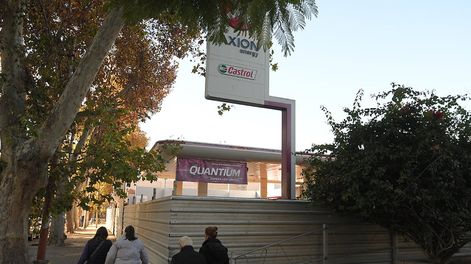 Los Andes | Mendoza 29 de mayo de 2024. Un edificio ocupará el lugar de la ex estación de servicio Axion ubicada en San Martín y Barraquero de Ciudad. Foto: Marcelo Rolland / Los Andes