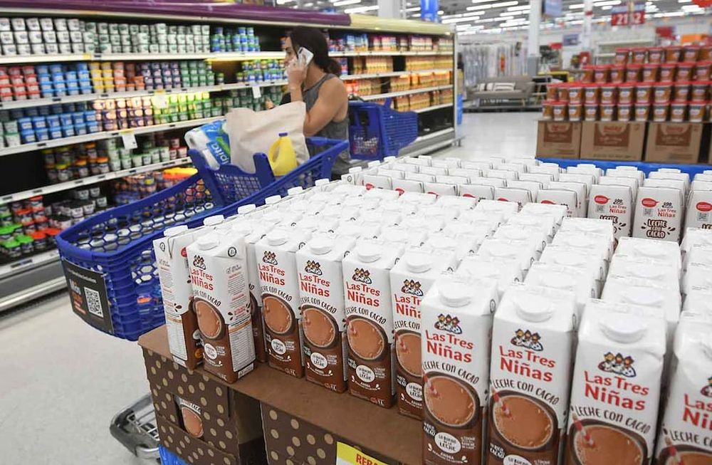 Desde el lunes que viene quienes recibieron el IFE de $94.000 podrán acceder a Compre sin IVA. Foto: José Gutierrez / Los Andes