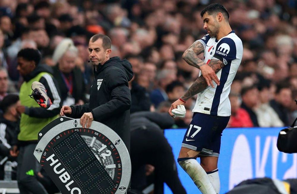 Cuti Romero salió lesionado y está en duda para la fecha FIFA. / Foto: Tottenham