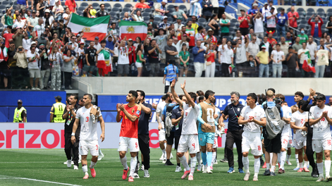 La nota de Irán en el vestuario del Mundial: Que la paz prevalezca entre todas las naciones.