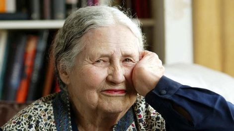Falleció Doris Lessing, icono feminista y Nobel de Literatura