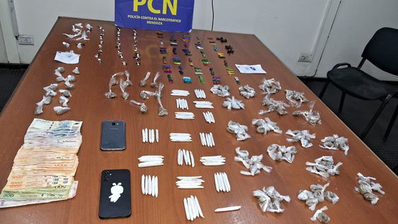 Resultado del procedimiento antidroga realizado en Godoy Cruz. Gentileza Ministerio de Seguridad.&nbsp;