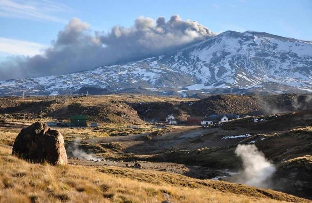 Chile dispuso alerta amarilla por el volcán Copahue, ubicado en el límite con Neuquén