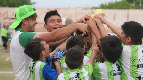 Los Andes | Efecto Scaloneta: récord de alumnos en las escuelas de fútbol y los sorprendentes “mini” Dibu Martínez. Foto: Gentileza Liga Futuros Cracks