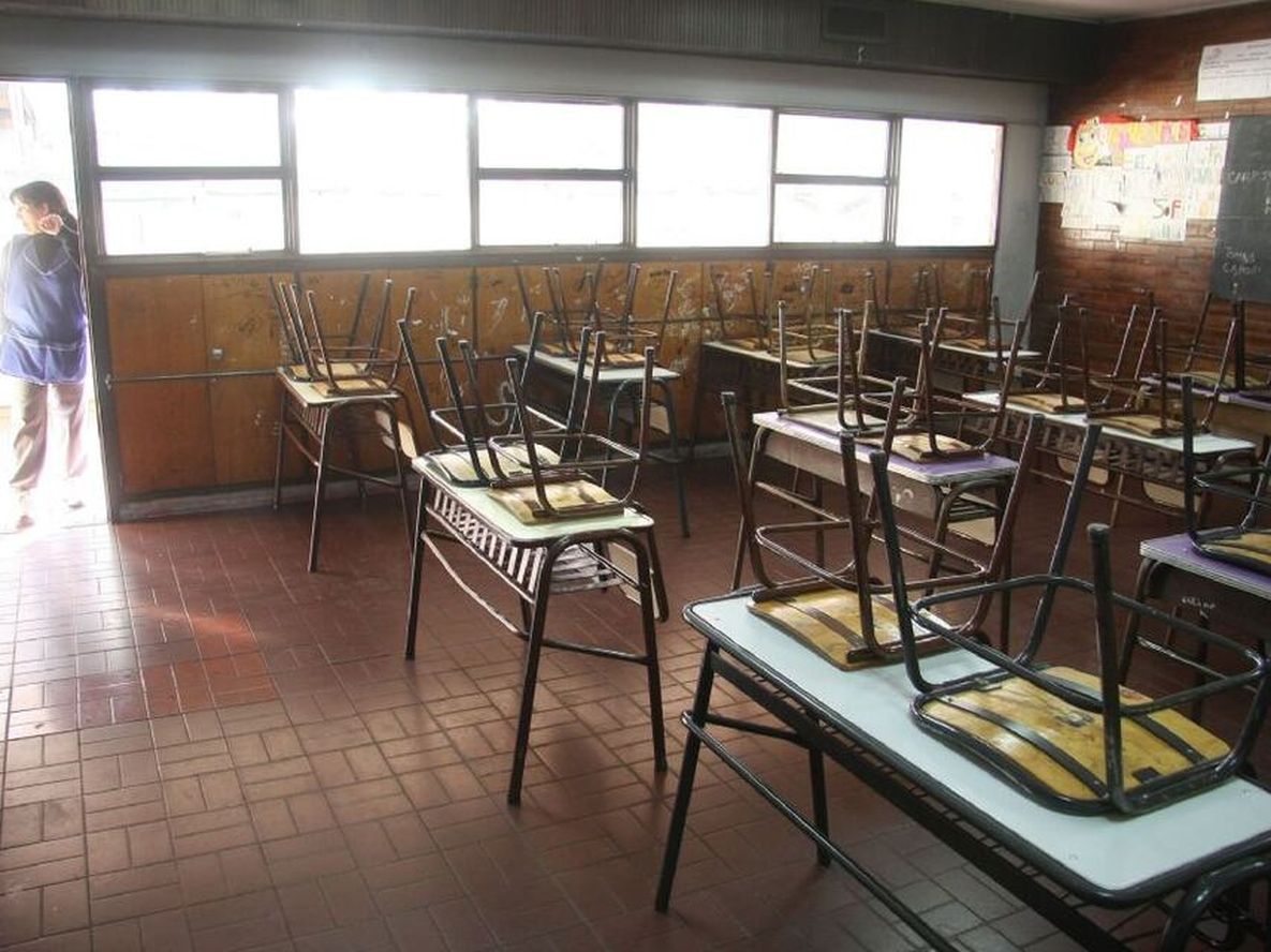 Viento Zonda. Suspenden las clases presenciales en el turno mañana en algunas escuelas de Luján y Tupungato.&nbsp;