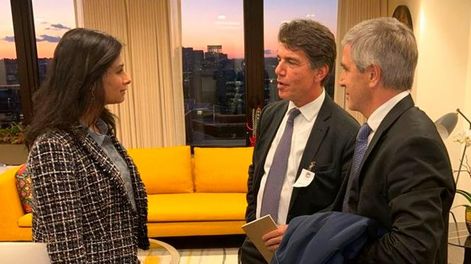 El ministro de Economía, Luis Caputo, y el jefe de Gabinete, Nicolás Posse - Casa Rosada