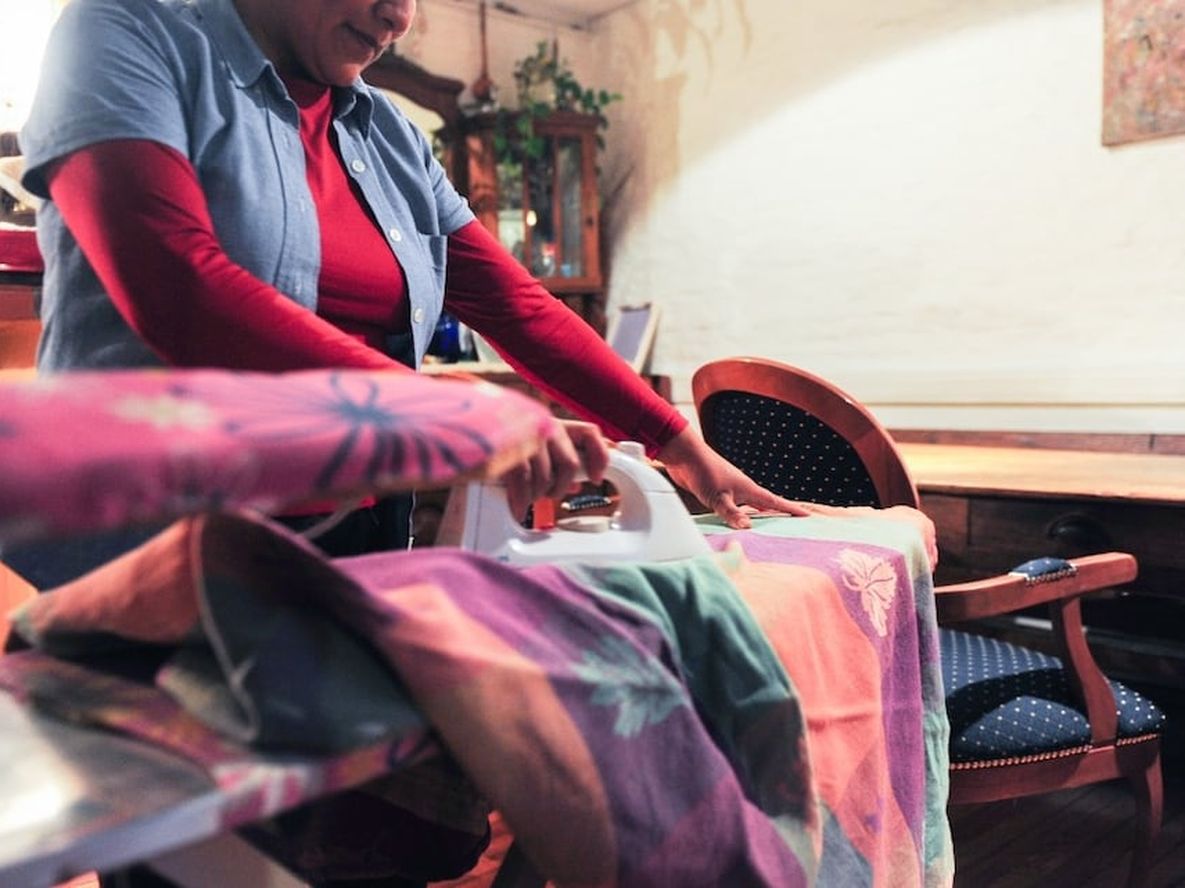 Cuánto cobran las empleadas domésticas en marzo con el último aumento