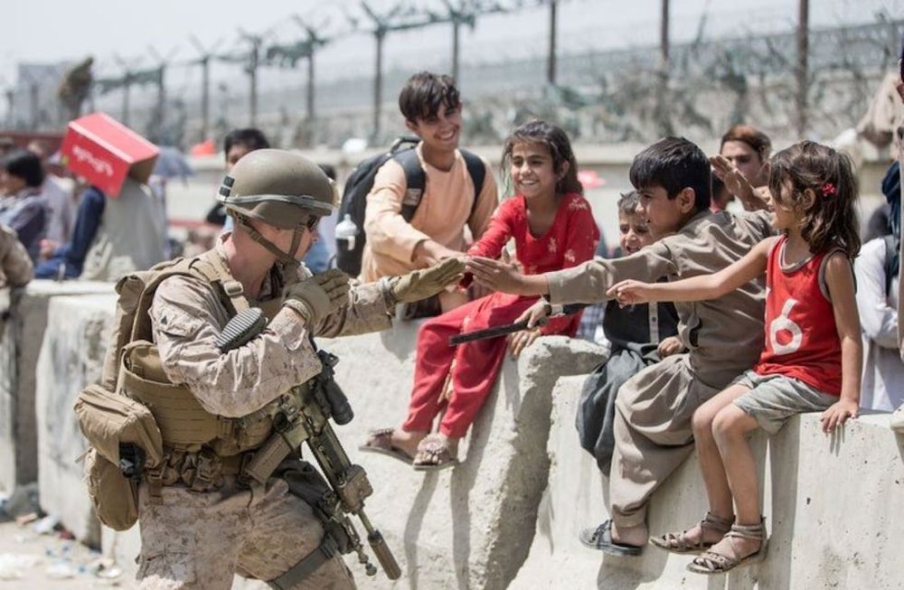 Niños evacuados de Kabul. Clarín