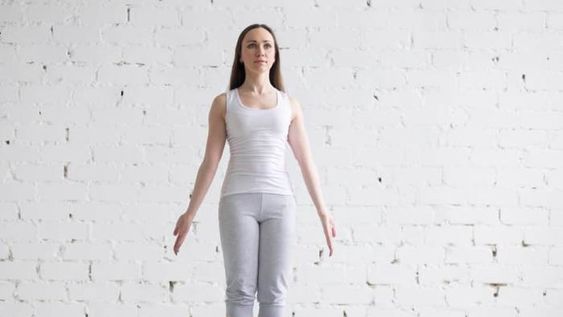 ¡Yoga en casa! Conocé cómo hacer la Postura de la Montaña