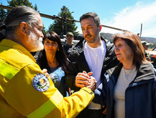 Realizaron una conferencia de prensa en El Bolsón para informar sobre el trabajo en conjunto junto a las Fuerzas Armadas para sofocar los incendios en la Patagonia | X Patricia Bullrich&nbsp;