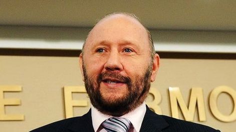 Sugiero que abandonemos el mal entendido “feudalismo” y nos centremos en el “patrimonialismo”.