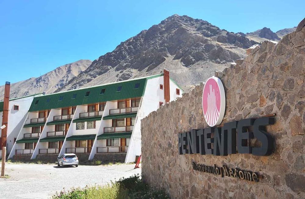 Centro de esquí  Penitentes, distante a 160 kilómetros de la ciudad de Mendoza, está situado en plena cordillera sobre la ruta internacional a Chile.Este complejo se encuentra cerrado al turismoFoto: José Gutierrez / Los Andes