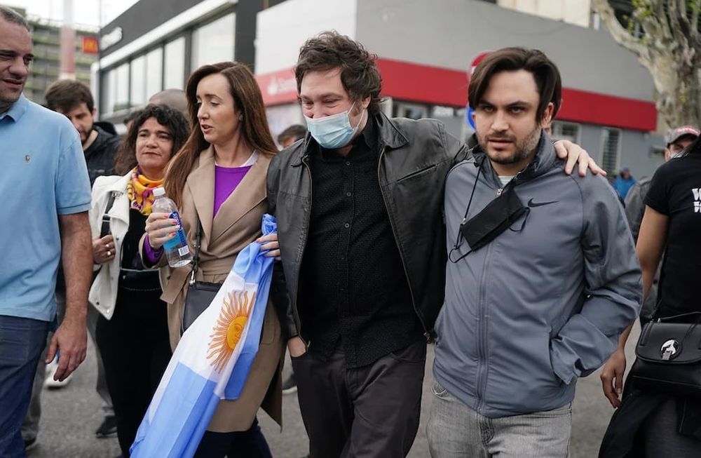 Ramiro Marra junto a Javier Milei. / Franco Fafasuli