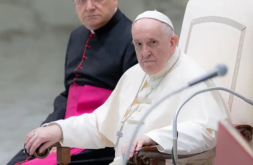 Los rumores por la renuncia del Papa Francisco crecen tras las murallas del Vaticano y se pone en marcha el proceso de sucesión.