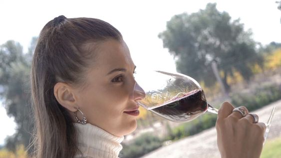 La reina de la Vendimia recorrerá bodegas y espacios gastronómicos con #ExperienciaGuarda14