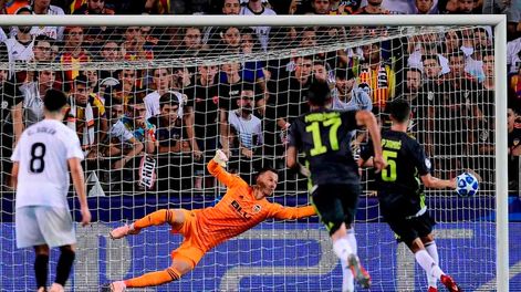 Juventus le ganó a Valencia con un show por la expulsión de Cristiano Ronaldo