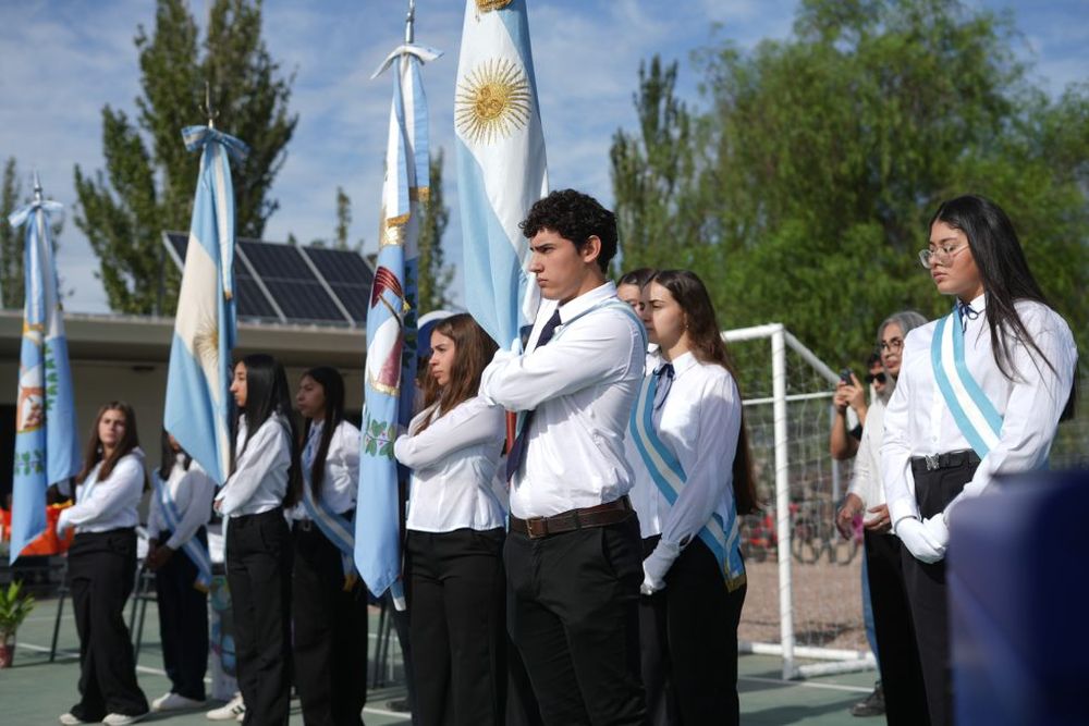 Comienzo de clases: Cornejo destacó el contexto educativo en Mendoza en un país que hace una década no crece