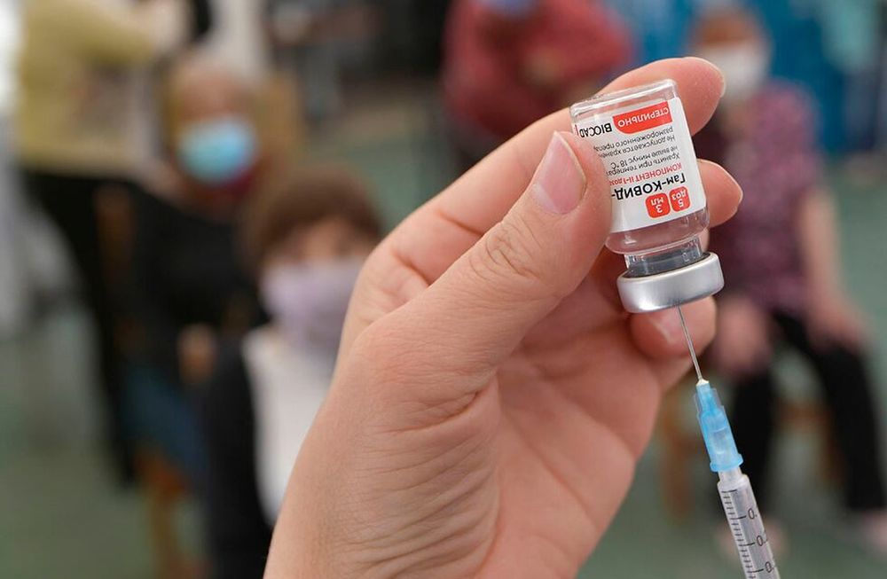 Más de 10 millones de argentinos ya han sido vacunados con Sputnik V, un producto que todavía no ha sido aprobado por la Organización Mundial de la Salud y por este motivo, quienes pretendan viajar a la mayoría de los países de Europa o a Estados Unidos, todavía se encontrarán con este problema y deberán esperar a que el producto ruso obtenga la aprobación. Foto: Orlando Pelichotti