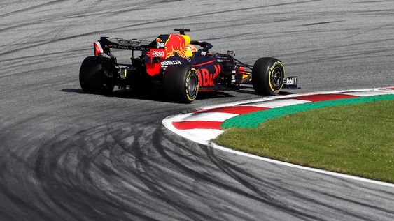 Bottas y Verstappen dominaron el viernes en Spa