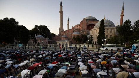 La islamización de Santa Sofía amenaza la diversidad. Una muestra de populismo religioso que agrava las tensiones con Europa / Foto AP