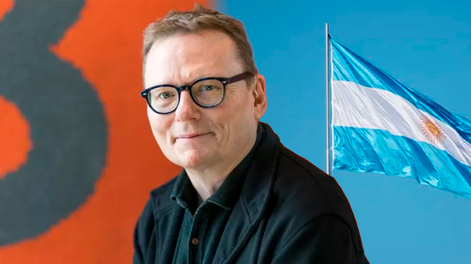 Robinson ganó el Nobel de Economía por sus investigaciones sobre cómo se forman las instituciones y afectan a la prosperidad de las naciones. Foto: Cronista