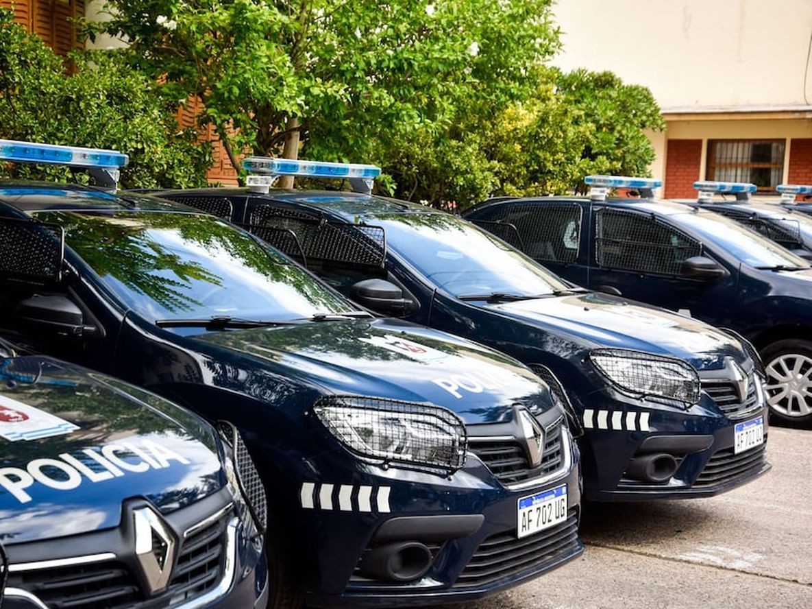 Móviles policiales. Prensa Gobierno