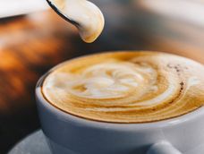 un truco pocos conocen: como hacer un cafe como de cafeteria en casa y solo con 1 ingrediente secreto