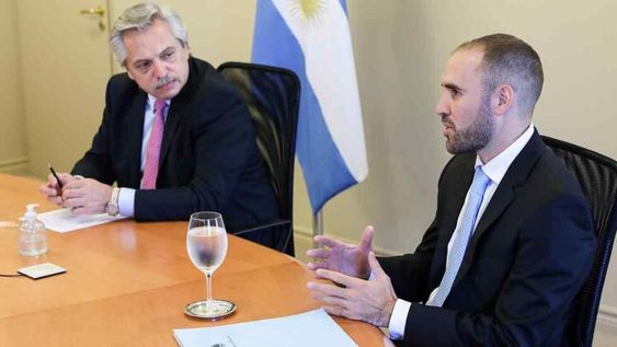 Alberto Fernández y Martín Guzmán cuestionaron el comunicado del Gobierno que atribuyó el endeudamiento externo a la última gestión del peronismo. Imagen de archivo.